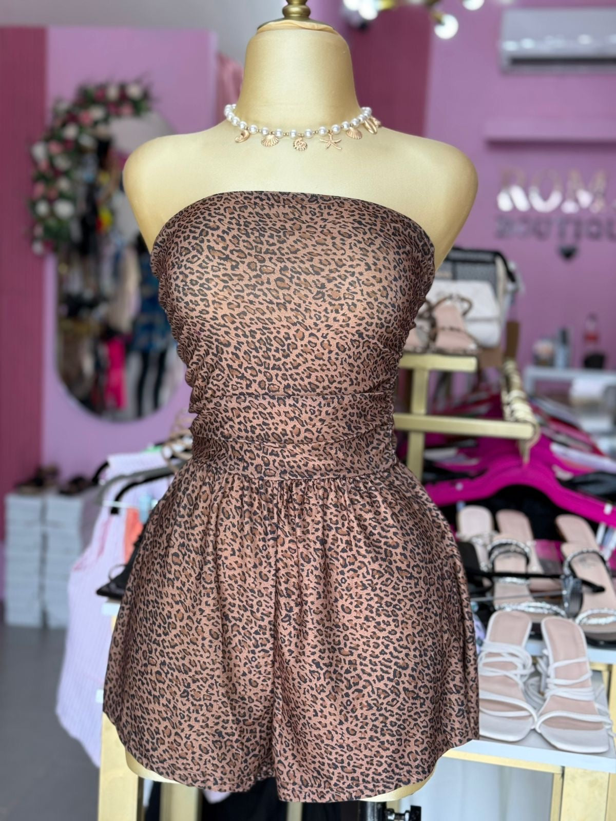 Mono vestido de animal print