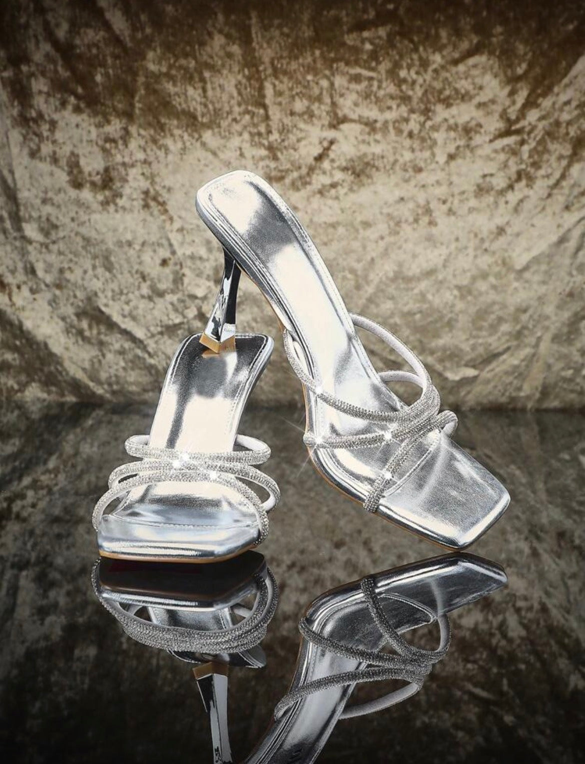 ZAPATILLAS PLATEADAS CON BRILLOS