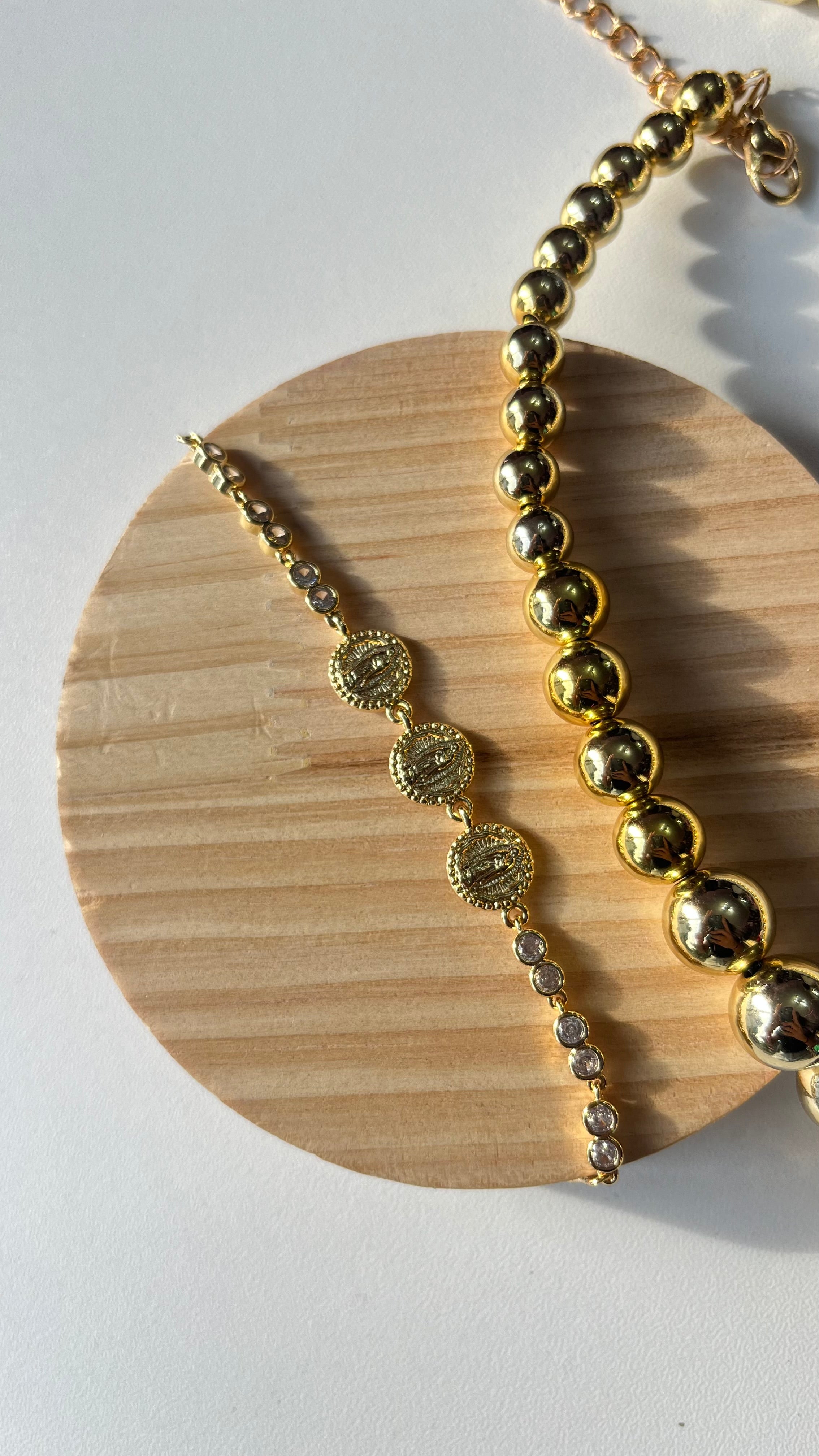 Pulsera con diseño de  la virgen
