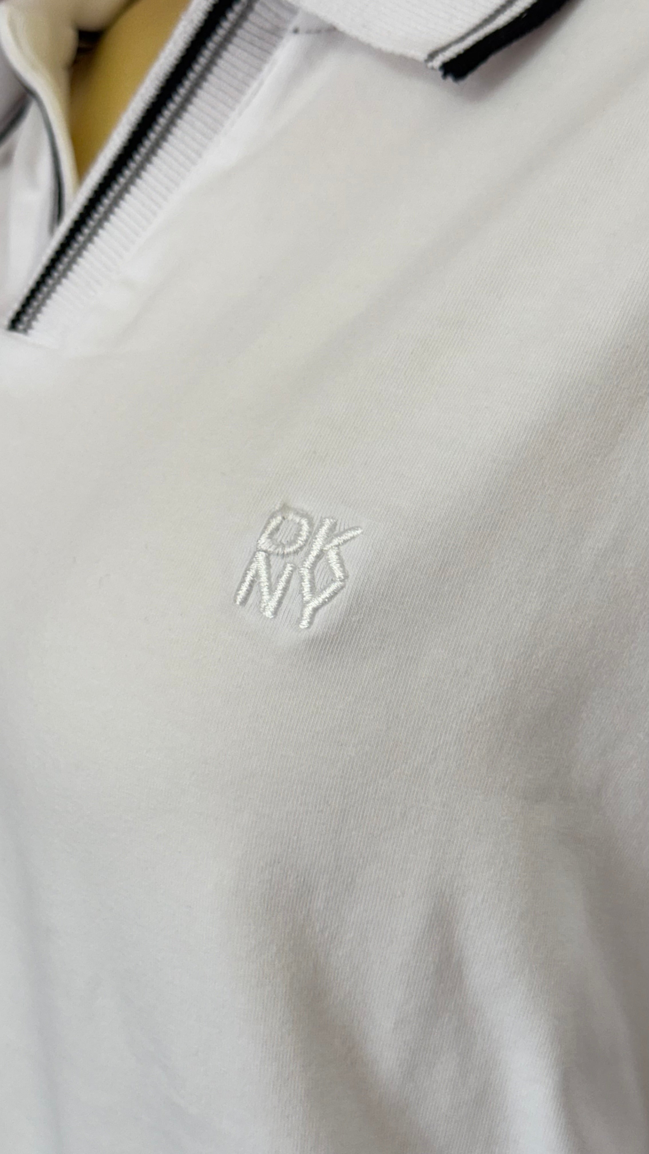 Playera polo DKNY caballero