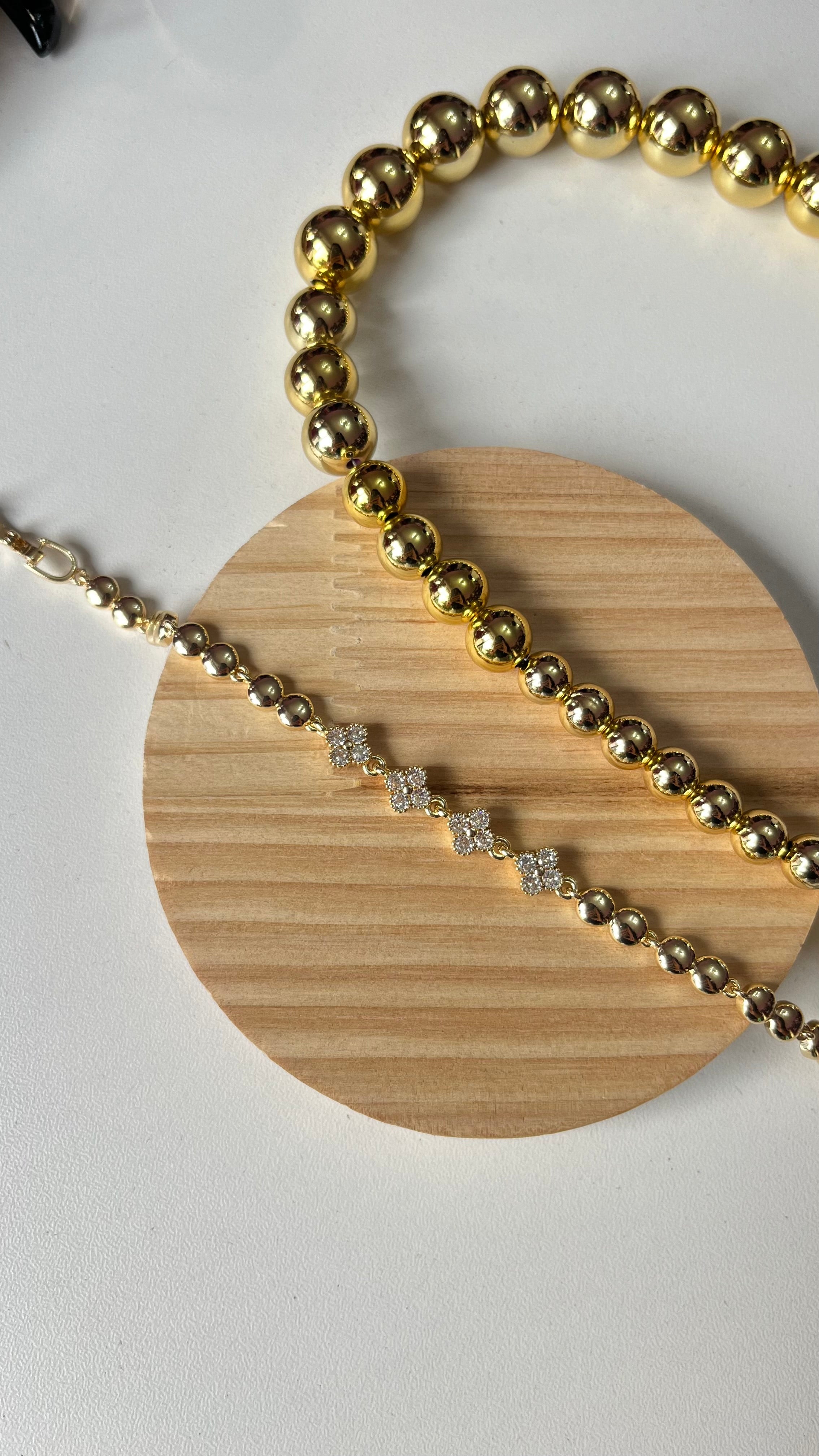 Pulsera con diseño van cleef