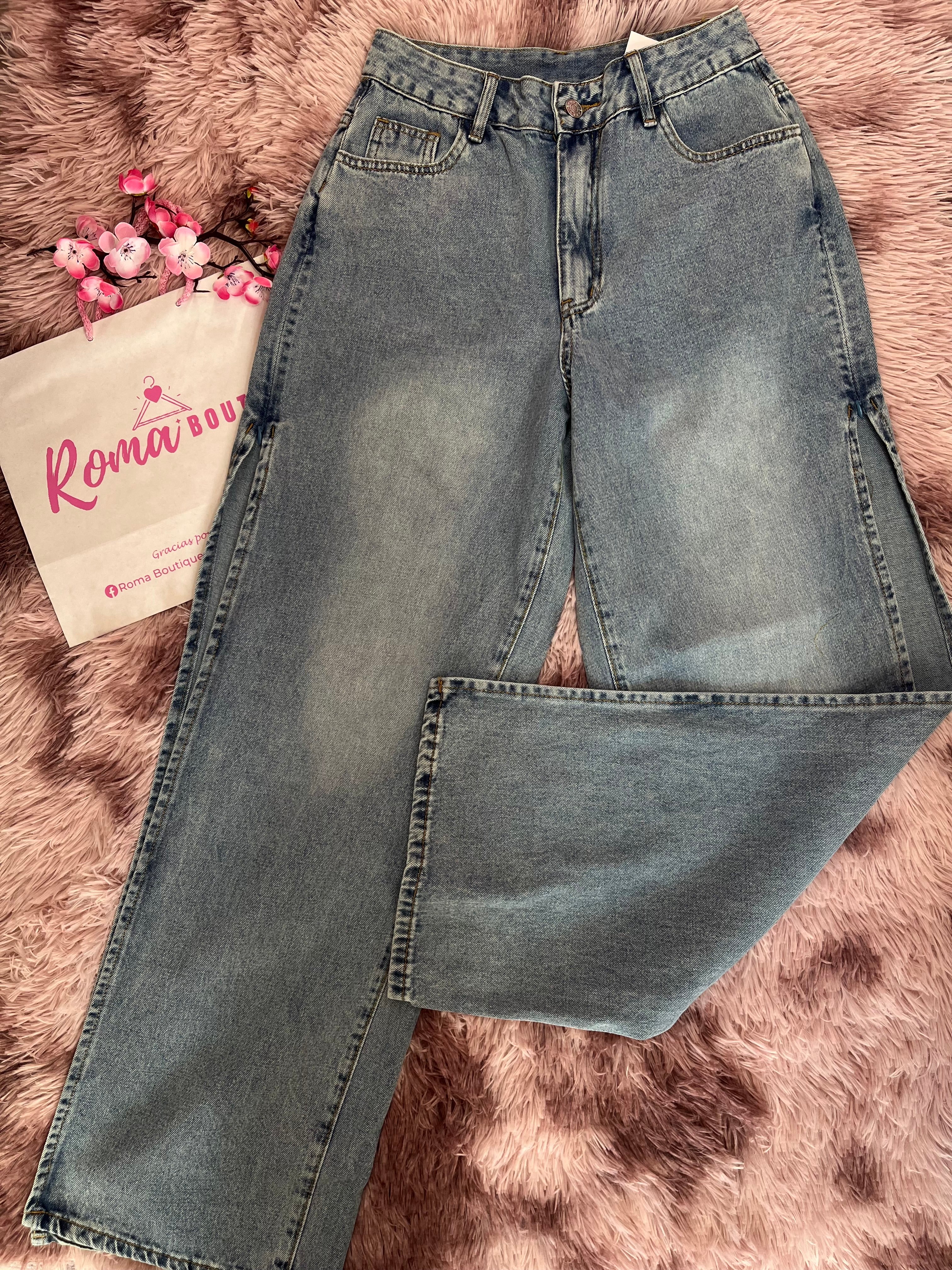 Jeans con abertura a los lados