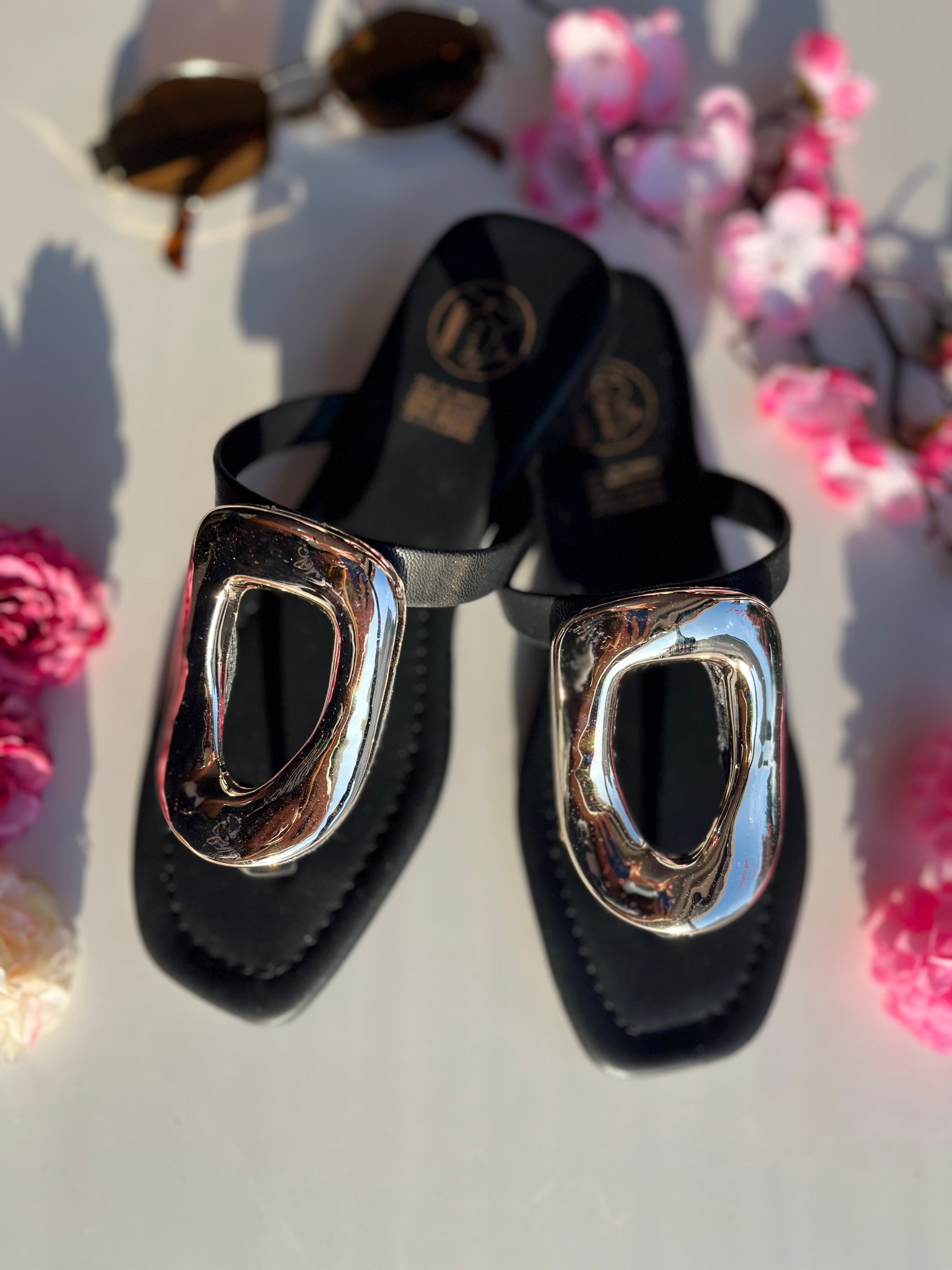 Sandalias con hebilla