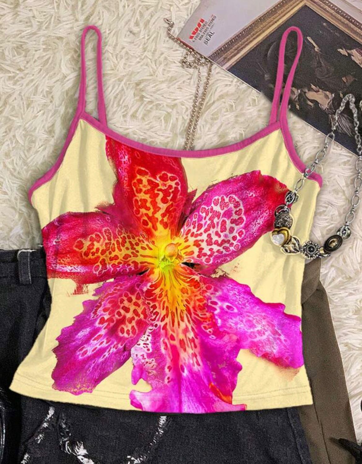 Top de tirantes de flor hawaiana