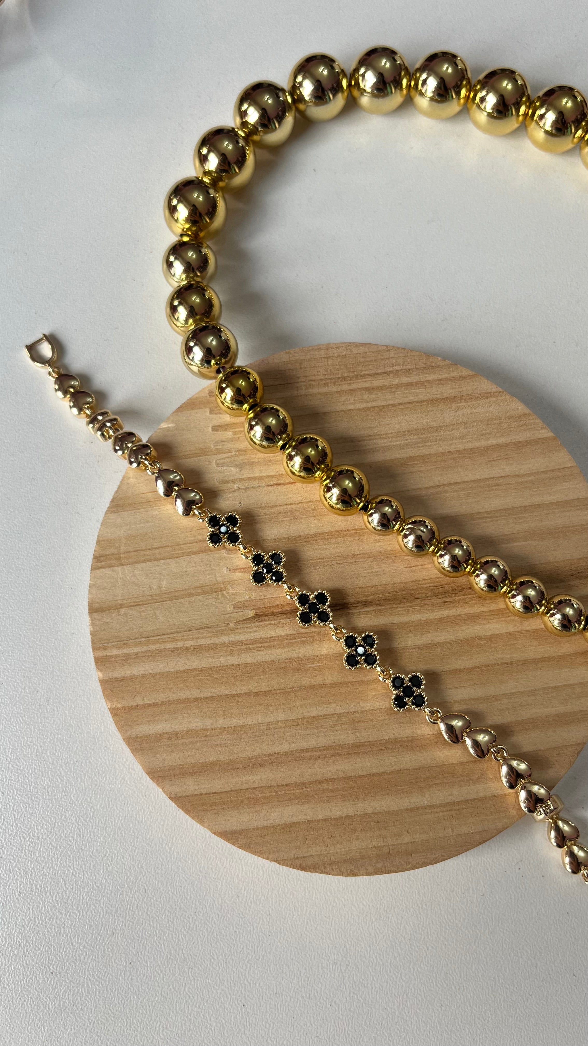 Pulsera con diseño de van cleef