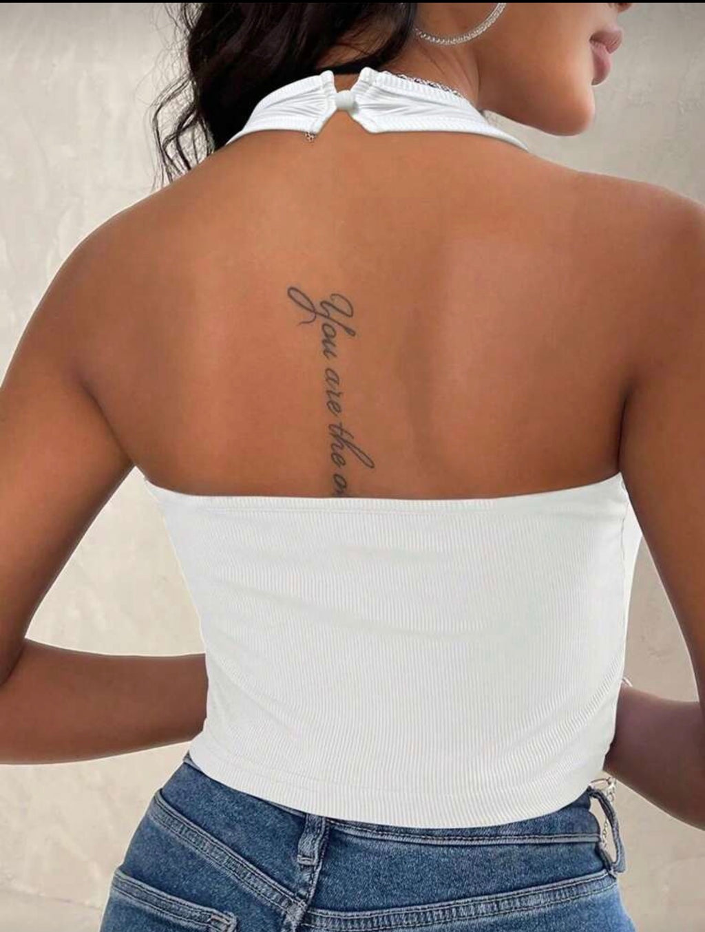 Top con diseño liso corte U