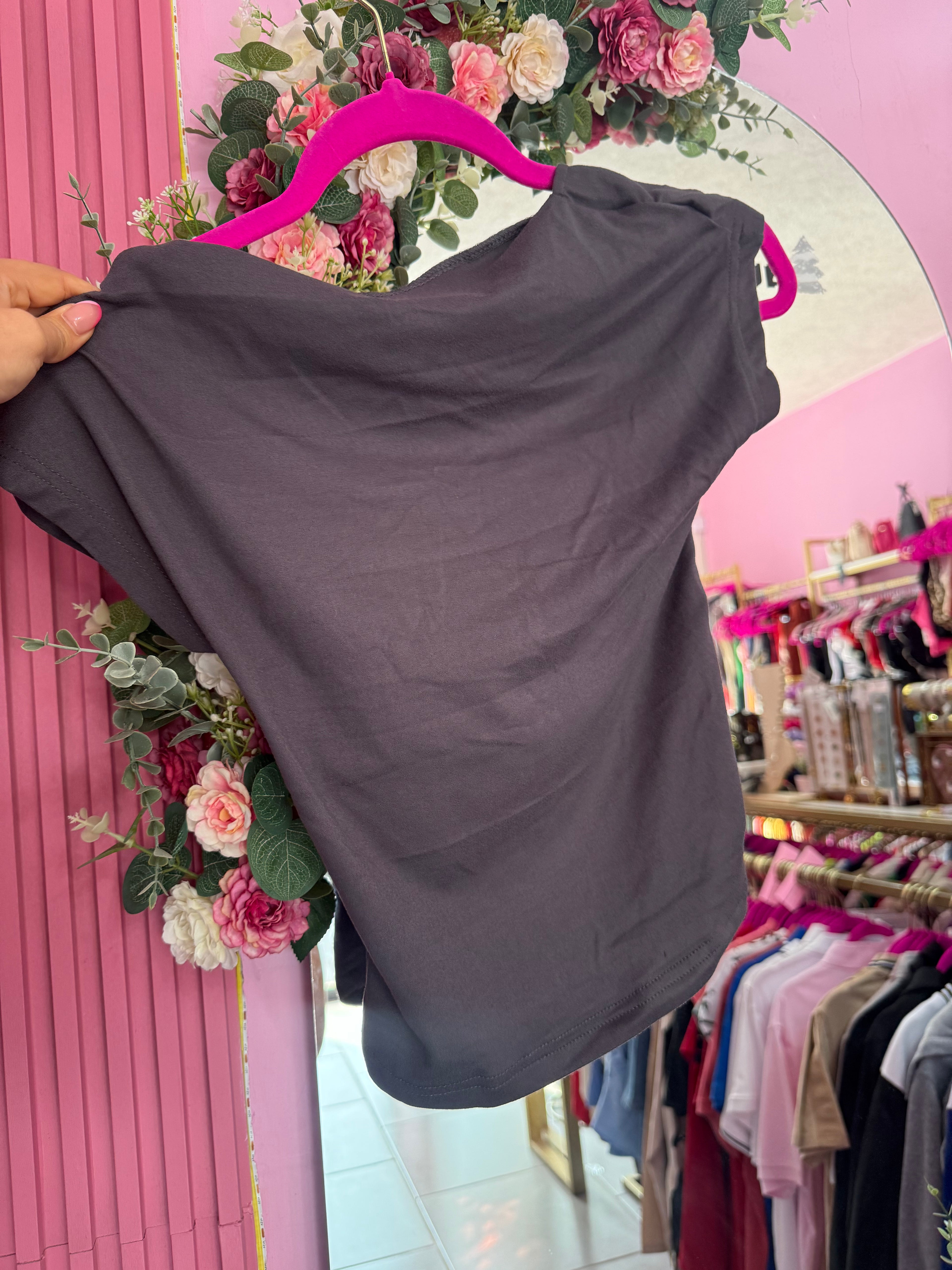 Blusa básica con espalda descubierta