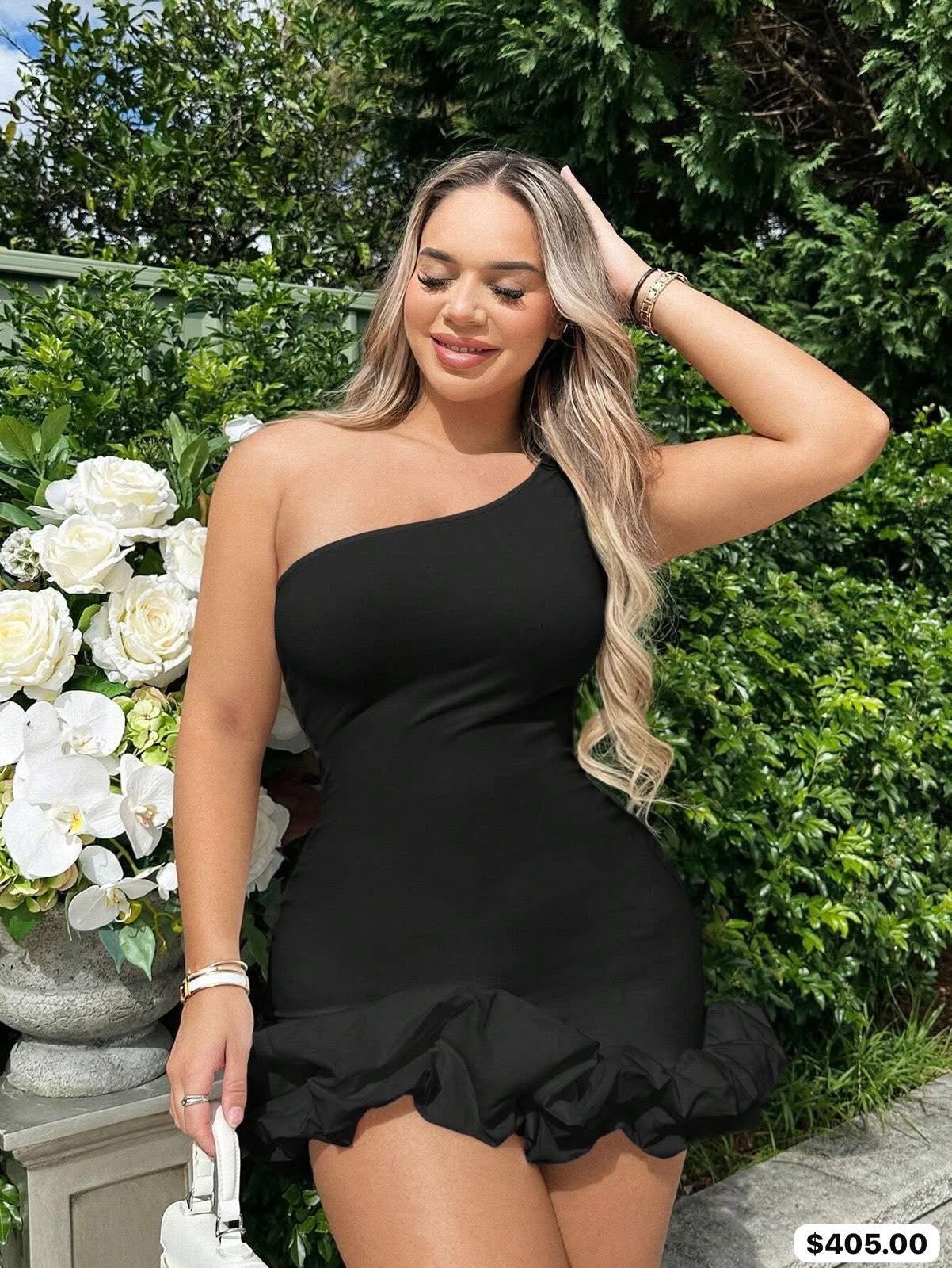 Vestido corto de un hombro