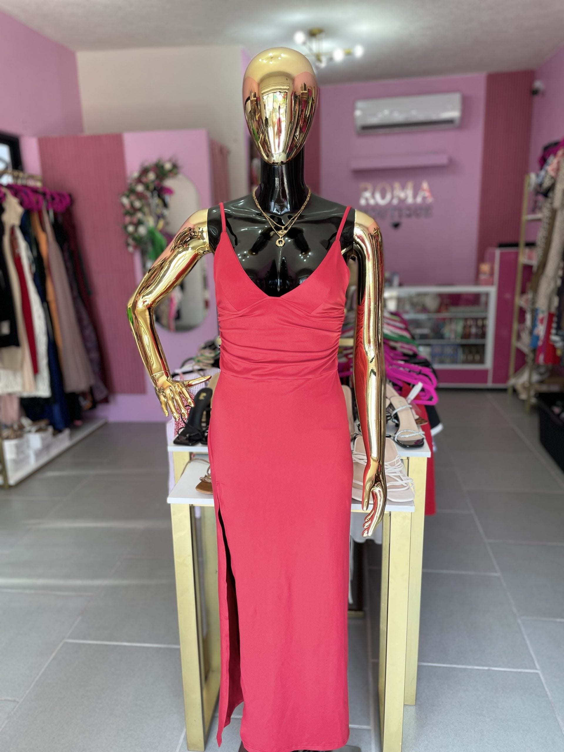 Vestido rojo largo escotado
