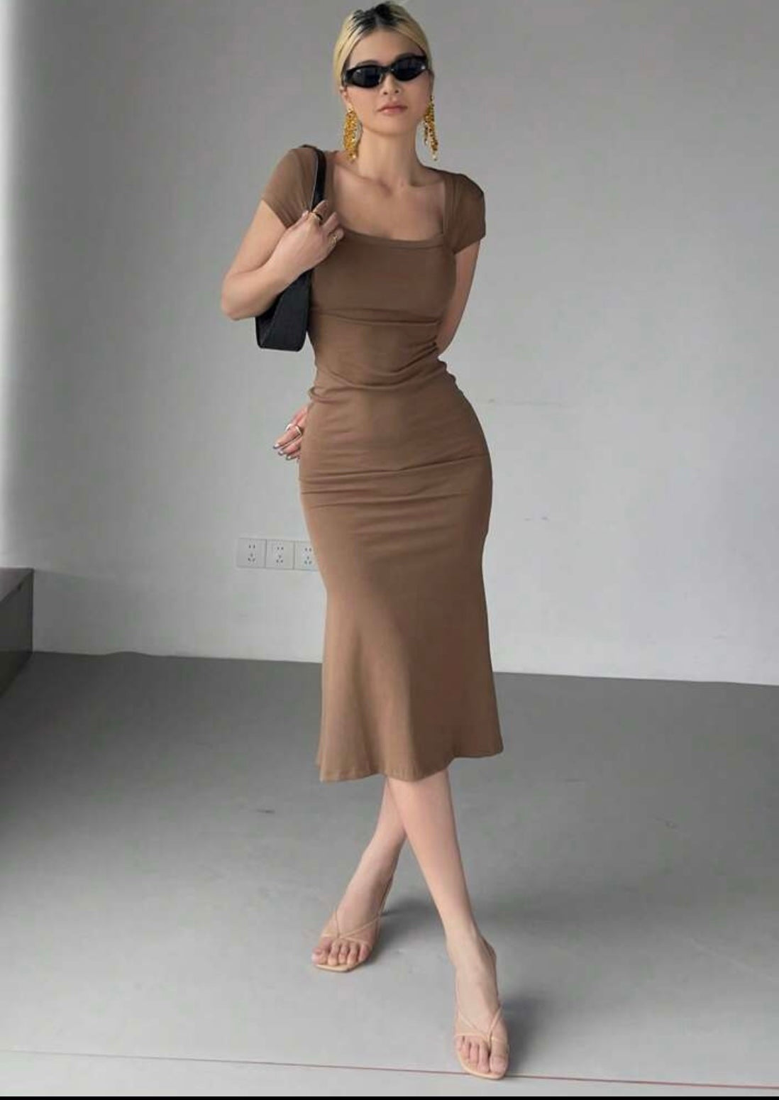 Vestido café manga corta